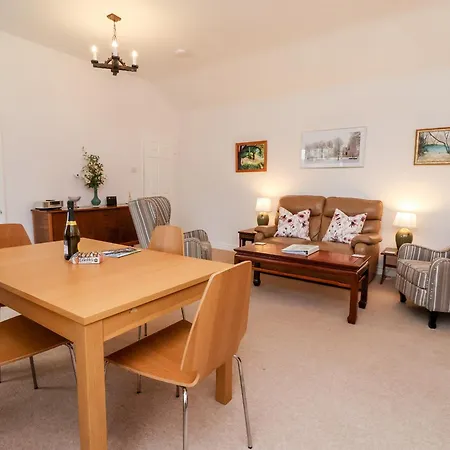 Daire 6 Granary Court *