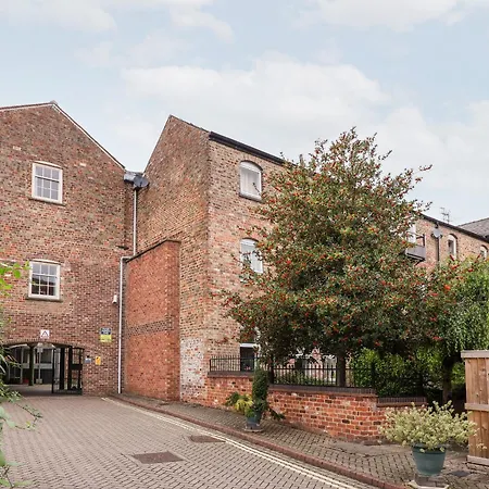 Apartament 6 Granary Court York