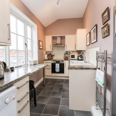 6 Granary Court * York